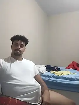 Snapshot of Xcumshot33 chatting on February 18, 2025, 3:53 am Xcumshot33 online show from February 18, 2025, 3:53 am