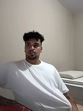 Snapshot of Xcumshot33 chatting on March 10, 2025, 9:40 pm Xcumshot33 online show from March 10, 2025, 9:40 pm