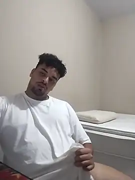 Snapshot of Xcumshot33 chatting on March 12, 2025, 1:25 am Xcumshot33 online show from March 12, 2025, 1:25 am