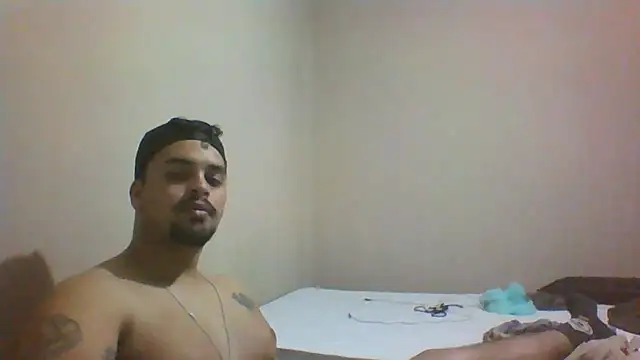 Snapshot of Xcumshot33 chatting on October 6, 2025, 1:14 am Xcumshot33 online show from October 6, 2025, 1:14 am