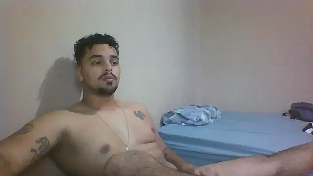 Snapshot of Xcumshot33 chatting on October 15, 2025, 7:47 pm Xcumshot33 online show from October 15, 2025, 7:47 pm