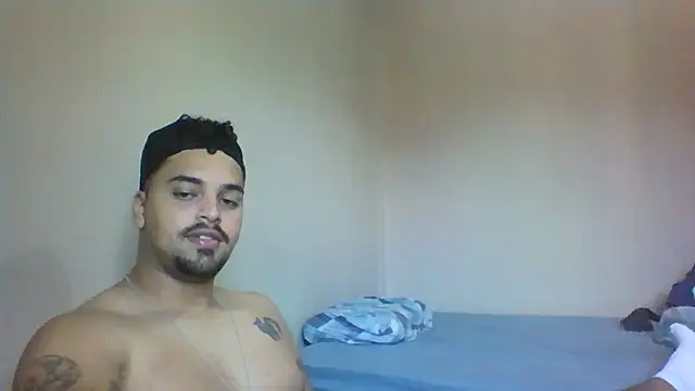 Snapshot of Xcumshot33 chatting on October 16, 2025, 1:01 pm Xcumshot33 online show from October 16, 2025, 1:01 pm