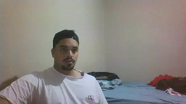 Snapshot of Xcumshot33 chatting on October 21, 2025, 3:29 am Xcumshot33 online show from October 21, 2025, 3:29 am