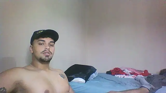 Snapshot of Xcumshot33 chatting on November 16, 2025, 5:18 pm Xcumshot33 online show from November 16, 2025, 5:18 pm