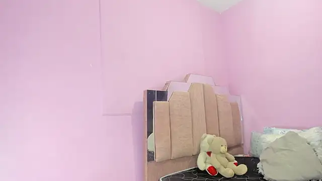 LoveQueen2 online show from September 20, 2025, 12:39 pm