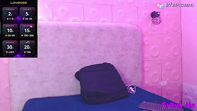 Danielaa a online show from February 2, 2026, 11:58 pm