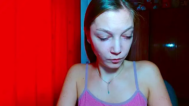 EmillyPlay online show from December 16, 2025, 8:08 am