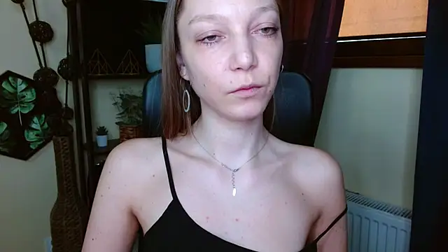 EmillyPlay online show from March 26, 2026, 6:41 am