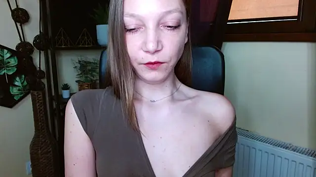 EmillyPlay online show from March 30, 2026, 5:30 am