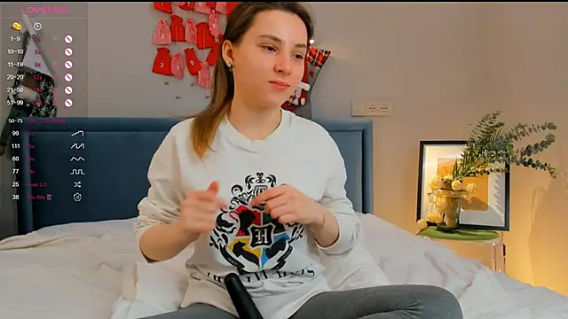 DonnaBurkee online show from January 18, 2025, 4:10 pm