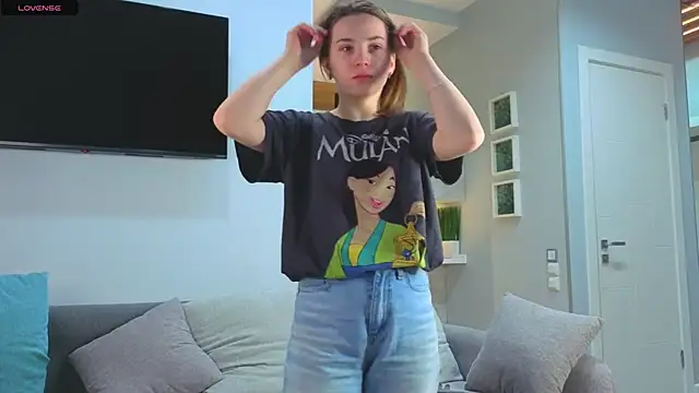 DonnaBurkee online show from November 16, 2025, 4:40 am