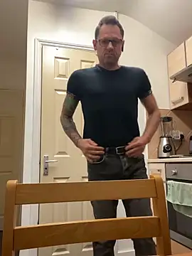 Snapshot of Yourhotboy_42 chatting on February 6, 2025, 9:06 pm Yourhotboy 42 online show from February 6, 2025, 9:06 pm