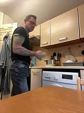 Snapshot of Yourhotboy_42 chatting on February 7, 2025, 2:15 pm Yourhotboy 42 online show from February 7, 2025, 2:15 pm