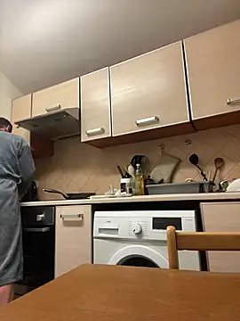 Snapshot of Yourhotboy_42 chatting on March 14, 2025, 9:10 pm Yourhotboy 42 online show from March 14, 2025, 9:10 pm