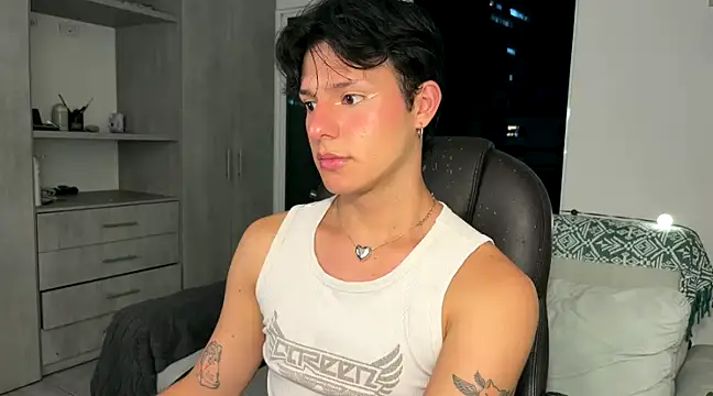 Snapshot of Alexxblue chatting on December 31, 2024, 1:57 am Alexxblue online show from December 31, 2024, 1:57 am