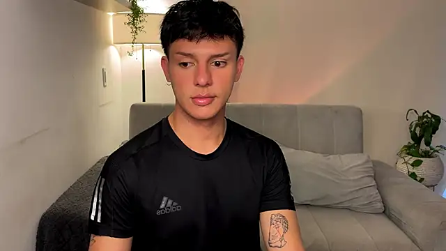 Snapshot of Alexxblue chatting on November 20, 2025, 9:36 pm Alexxblue online show from November 20, 2025, 9:36 pm