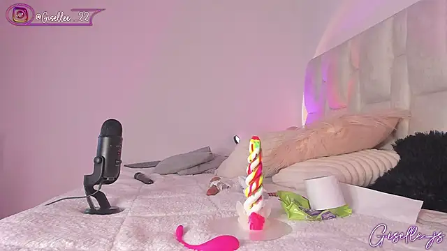 giselle js online show from December 22, 2024, 8:14 pm