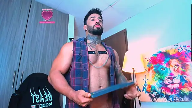 naugthy dominant online show from October 16, 2025, 12:17 pm