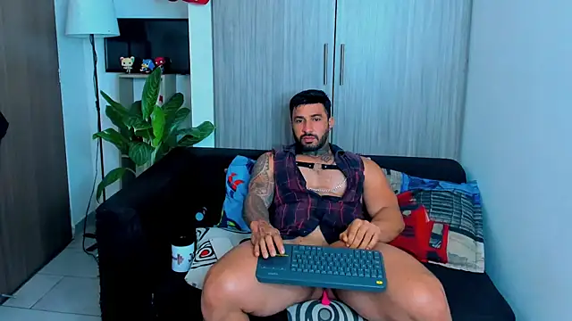 naugthy dominant online show from November 4, 2025, 2:05 pm