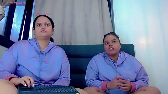 Snapshot of brunnette_hot chatting on December 3, 2025, 10:57 am brunnette hot online show from December 3, 2025, 10:57 am