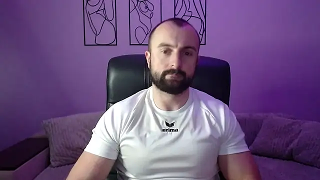 brindlefly6969 online show from November 10, 2025, 11:31 am