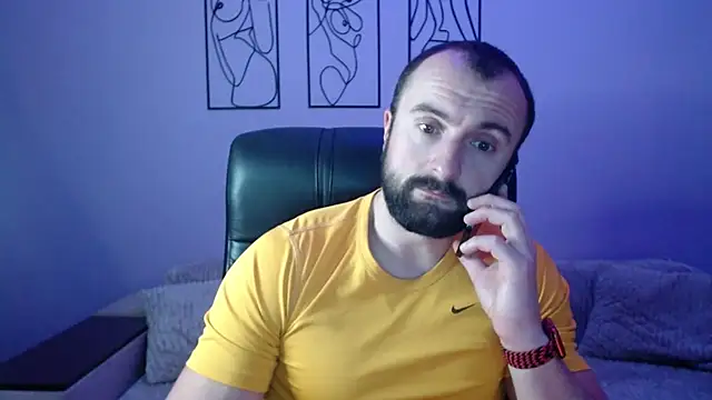 brindlefly6969 online show from November 28, 2025, 12:19 pm