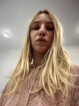 Adelina0001 online show from December 7, 2024, 6:48 pm