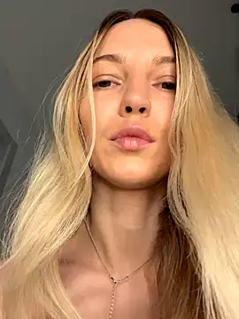 Adelina0001 online show from November 13, 2025, 2:32 am