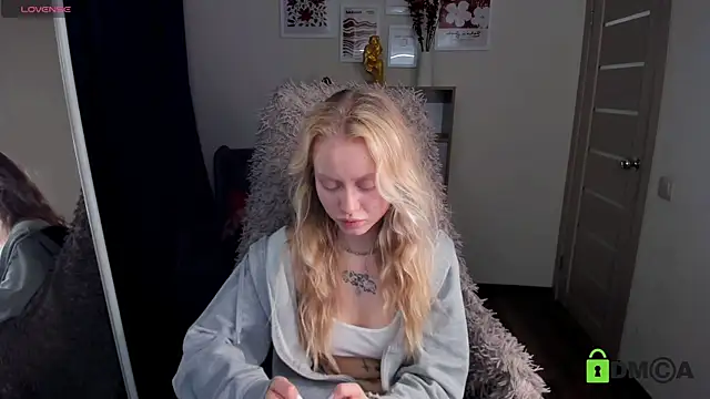 MalenaErnman online show from November 29, 2025, 10:40 am