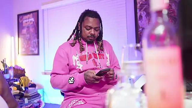 4EVAGLACIERS online show from September 29, 2025, 3:33 am