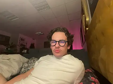 hardmecl online show from March 14, 2025, 7:23 pm