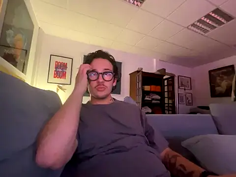 hardmecl online show from October 3, 2025, 8:28 pm