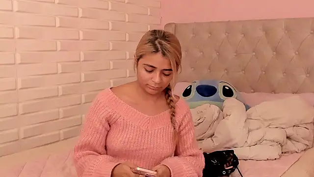 pamell col online show from December 18, 2024, 3:37 am