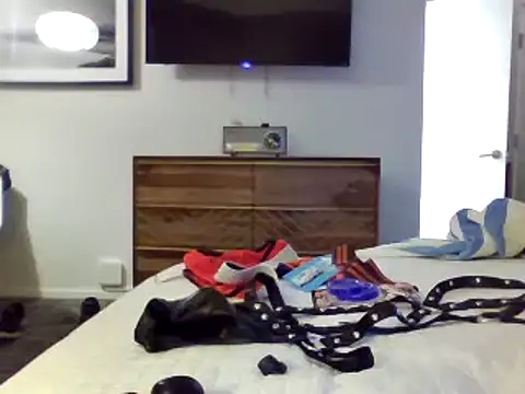 Iliketocooksquirt25 online show from February 26, 2025, 9:27 pm