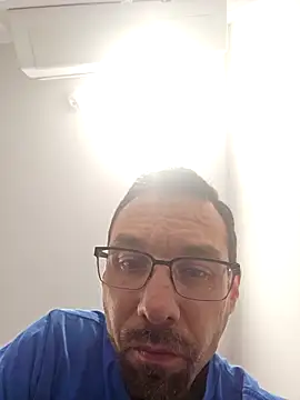 Iliketocooksquirt25 online show from March 18, 2025, 1:43 am