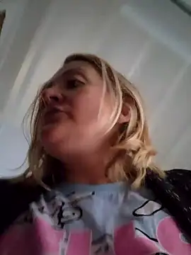 Snapshot of lady_charlyne chatting on January 19, 2025, 11:45 am lady charlyne online show from January 19, 2025, 11:45 am