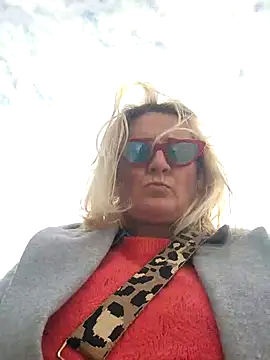 Snapshot of lady_charlyne chatting on February 19, 2025, 2:12 pm lady charlyne online show from February 19, 2025, 2:12 pm