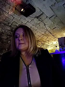 Snapshot of lady_charlyne chatting on November 28, 2025, 8:22 pm lady charlyne online show from November 28, 2025, 8:22 pm