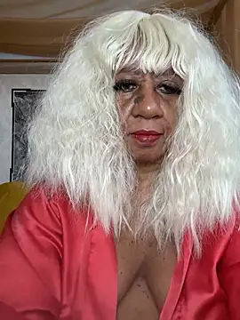 Snapshot of BreanaDivine chatting on July 25, 2026, 4:37 pm BreanaDivine online show from July 25, 2026, 4:37 pm
