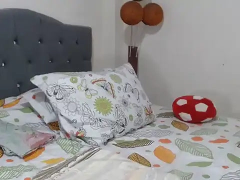 Chantal hott online show from March 15, 2025, 1:52 am