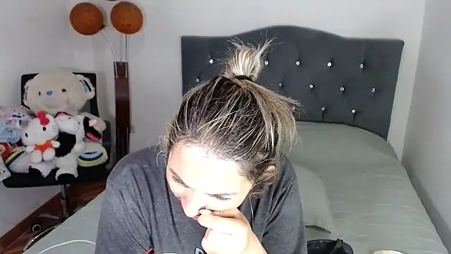 Chantal hott online show from February 10, 2026, 4:33 pm