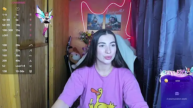 Fiery Brunette  online show from January 11, 2025, 11:02 am