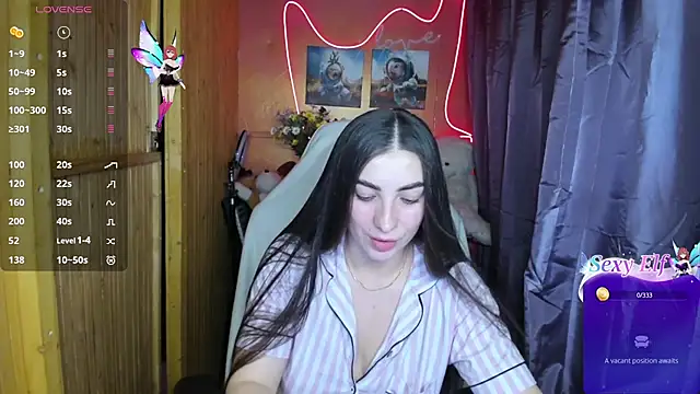 Fiery Brunette  online show from January 12, 2025, 7:00 am