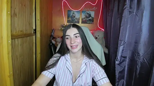 Fiery Brunette  online show from February 9, 2025, 10:31 am