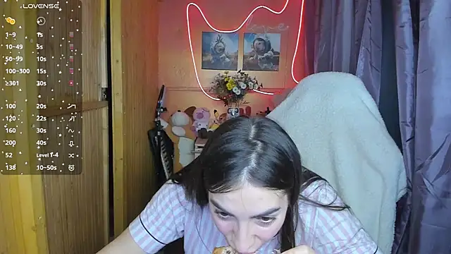 Fiery Brunette  online show from March 9, 2025, 5:00 am