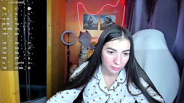 Fiery Brunette  online show from September 20, 2025, 5:41 am