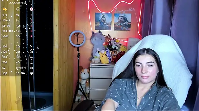 Fiery Brunette  online show from September 28, 2025, 7:58 am