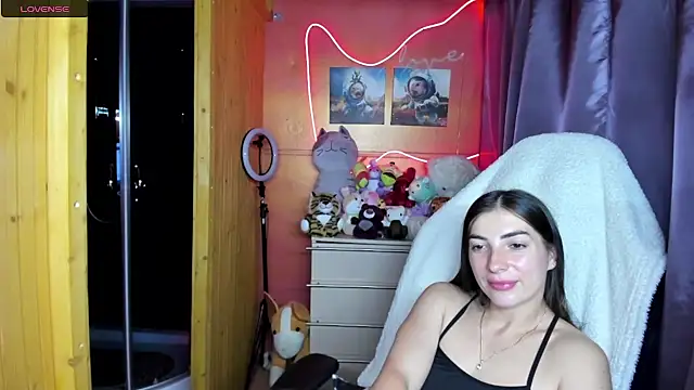 Fiery Brunette  online show from July 21, 2026, 4:15 am