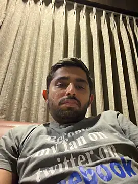rhuh3991 online show from July 9, 2026, 8:24 pm
