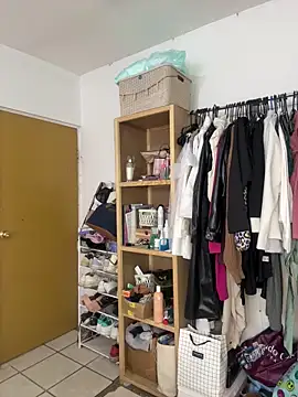 Sexyedith09 online show from April 10, 2026, 5:17 pm